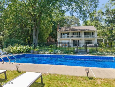 12 Fiddlers Lane Newtonville NY 12110