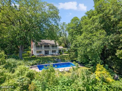 12 Fiddlers Lane Newtonville NY 12110