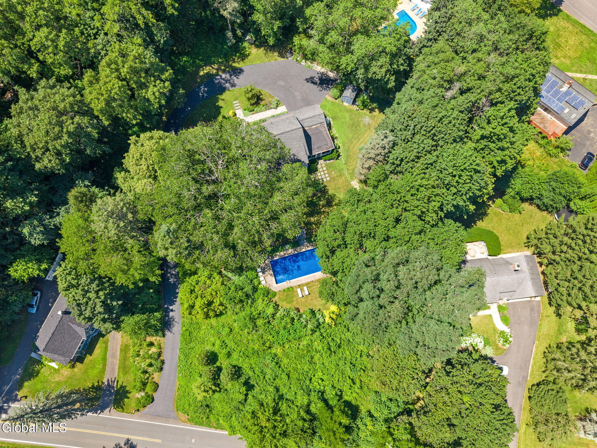 12 Fiddlers Lane Newtonville NY 12110