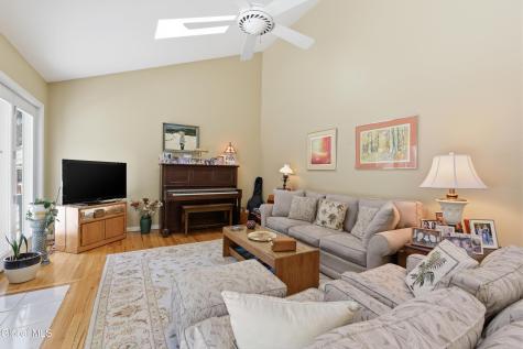 7 Bluebird Court Saratoga Springs NY 12866