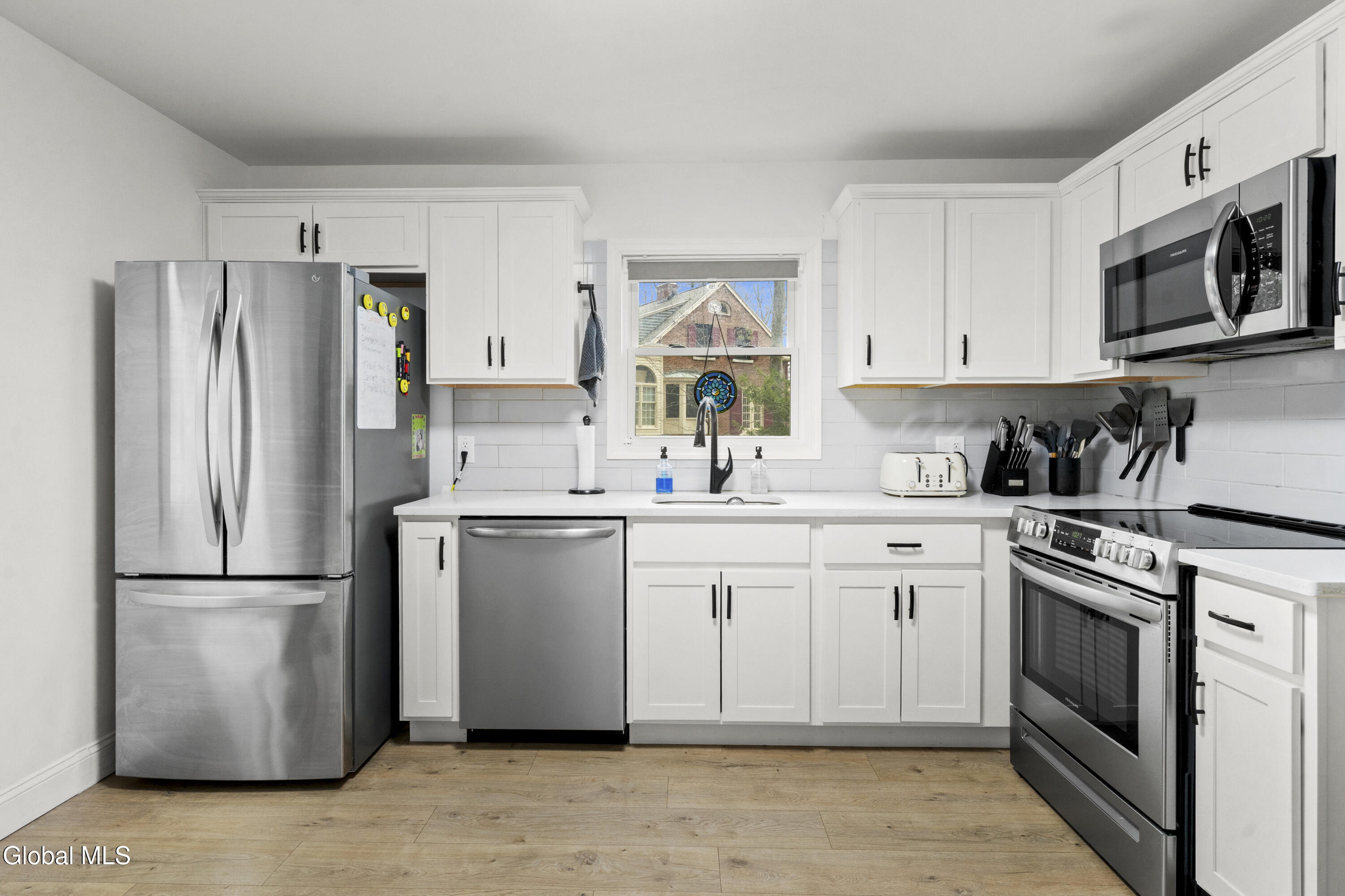 1575 Dean Street Niskayuna NY 12309