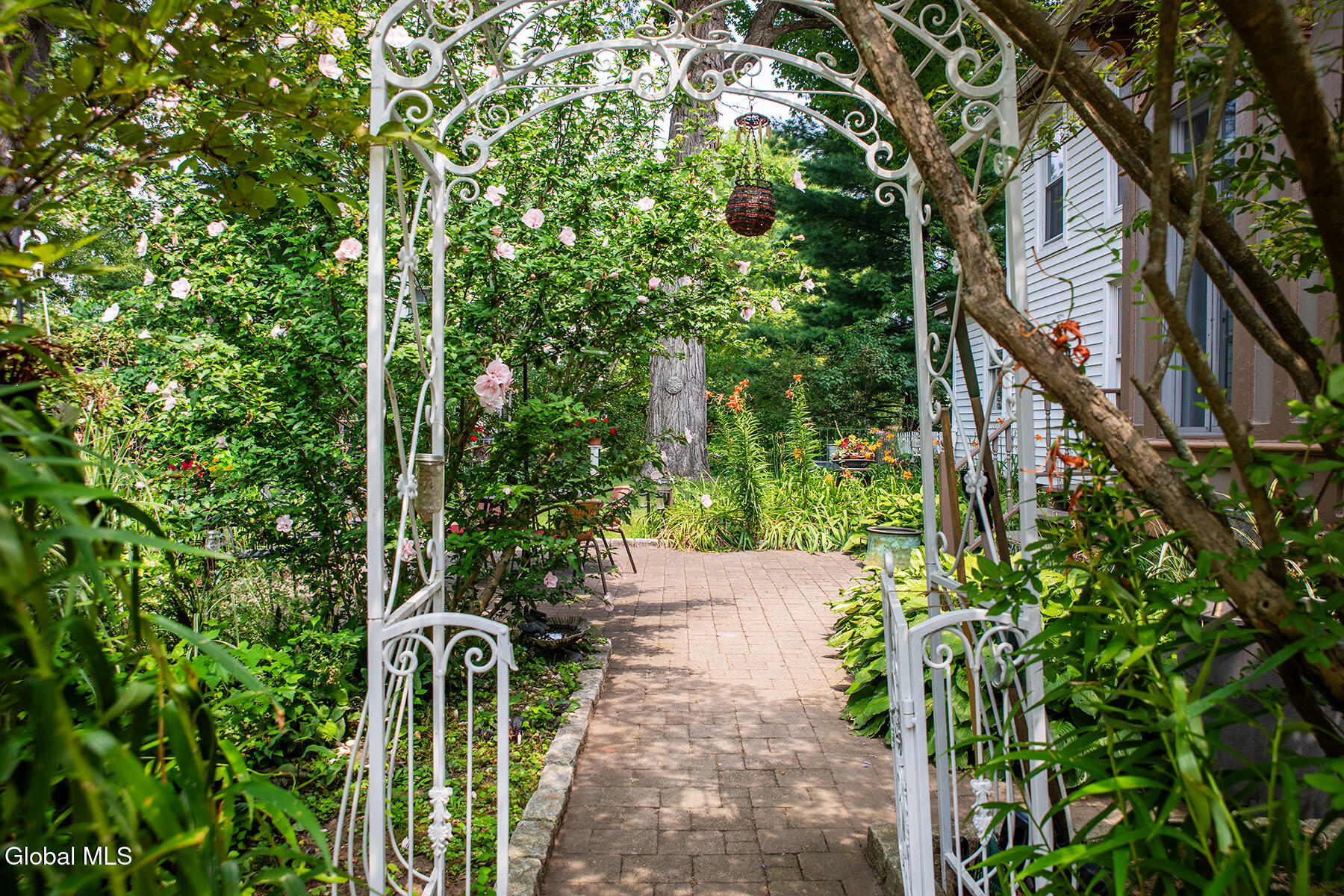 129 Spring Street Saratoga Springs NY 12866