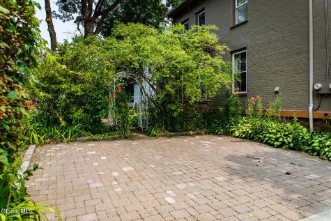 129 Spring Street Saratoga Springs NY 12866