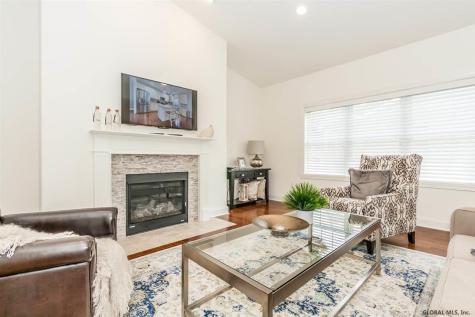 60 Lakepointe Way Saratoga Springs NY 12866