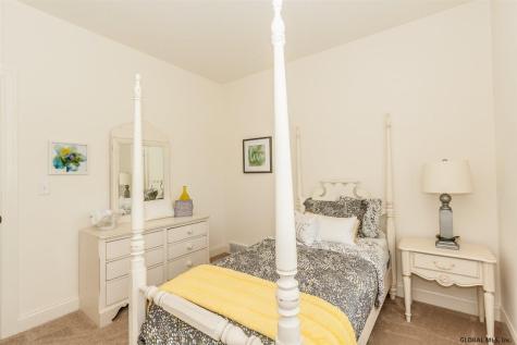 60 Lakepointe Way Saratoga Springs NY 12866