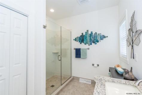 60 Lakepointe Way Saratoga Springs NY 12866