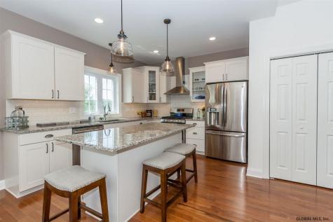 60 Lakepointe Way Saratoga Springs NY 12866