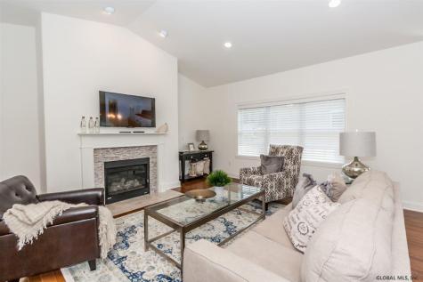 60 Lakepointe Way Saratoga Springs NY 12866