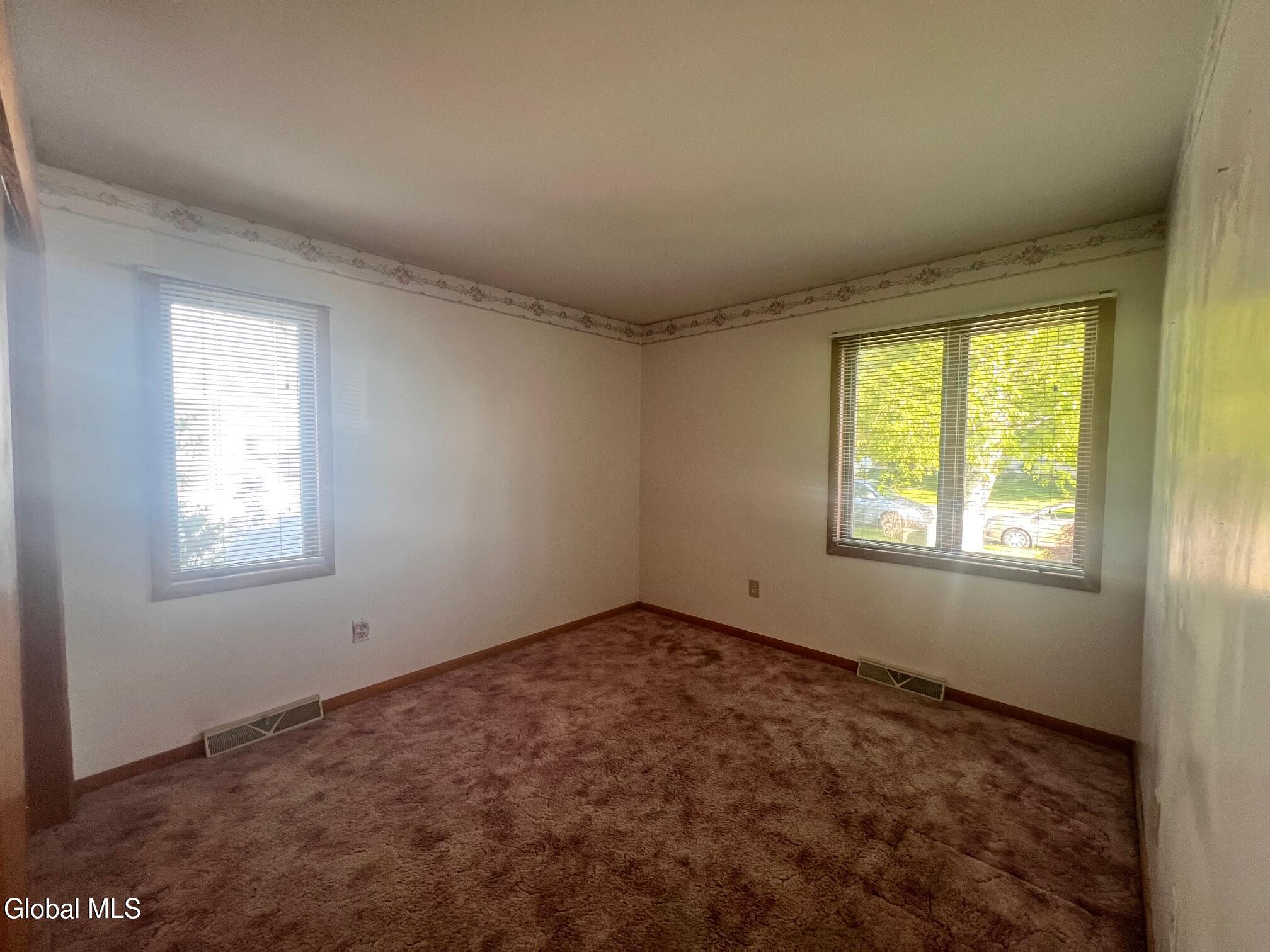 6 St Francis Lane Schenectady NY 12304