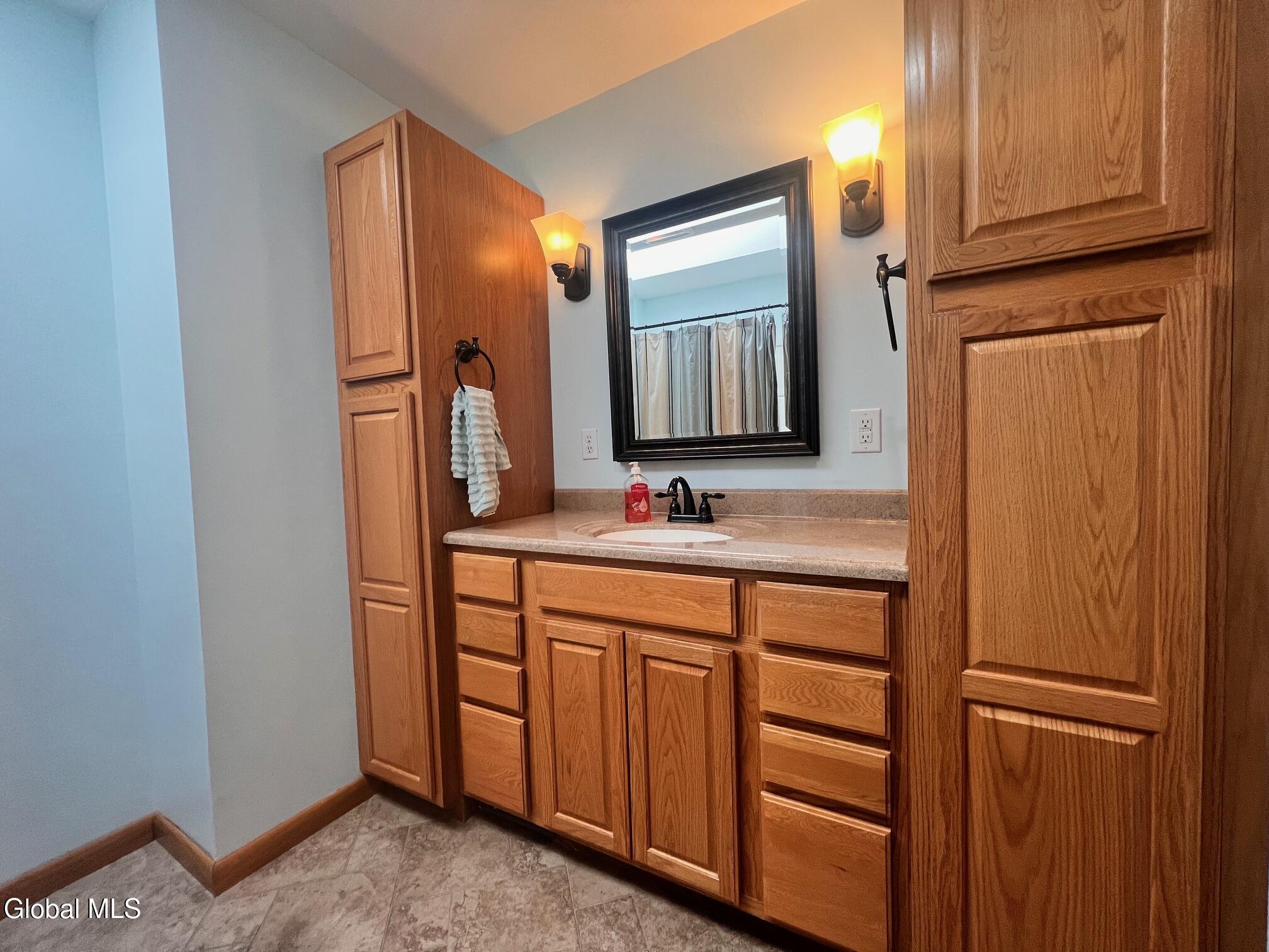 6 St Francis Lane Schenectady NY 12304