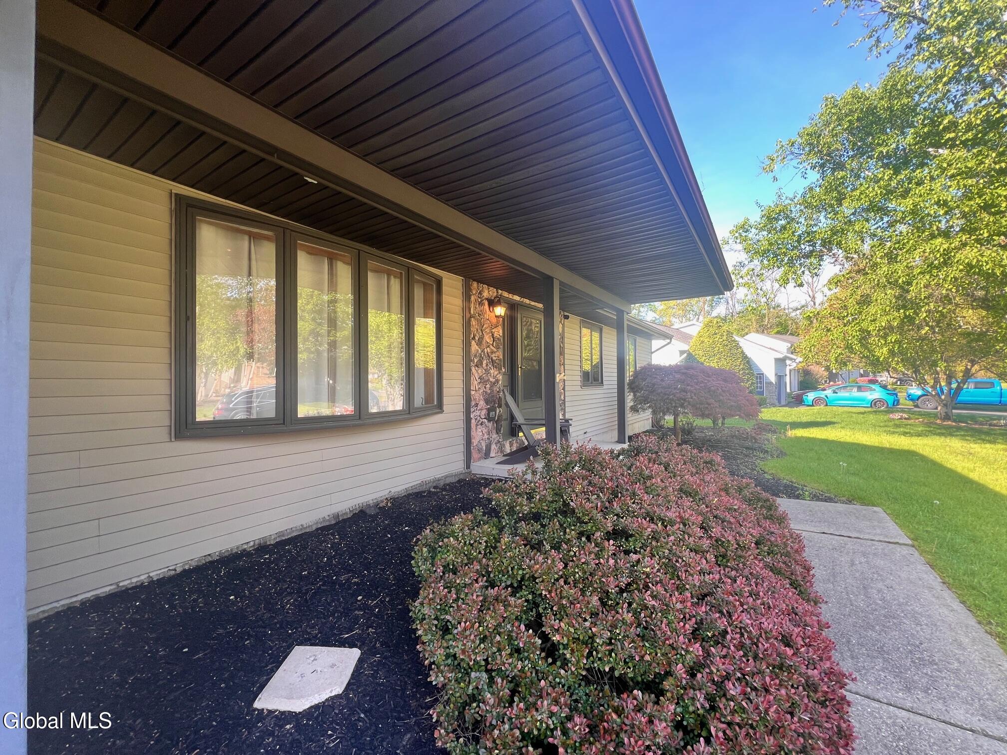 6 St Francis Lane Schenectady NY 12304