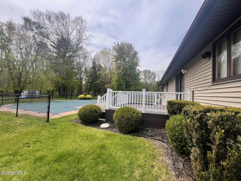 6 St Francis Lane Schenectady NY 12304