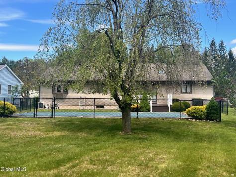 6 St Francis Lane Schenectady NY 12304