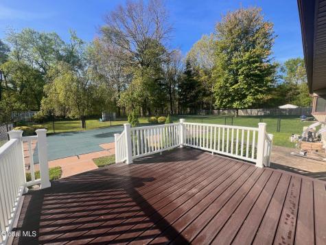 6 St Francis Lane Schenectady NY 12304