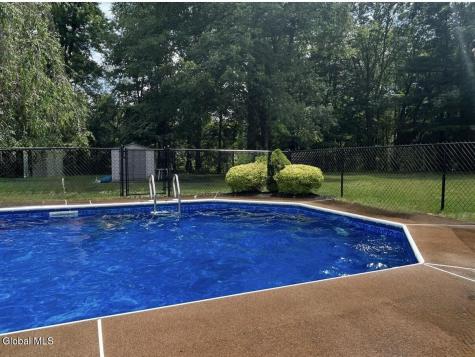 6 St Francis Lane Schenectady NY 12304