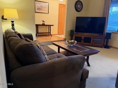6 St Francis Lane Schenectady NY 12304
