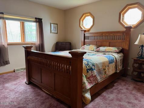 6 St Francis Lane Schenectady NY 12304