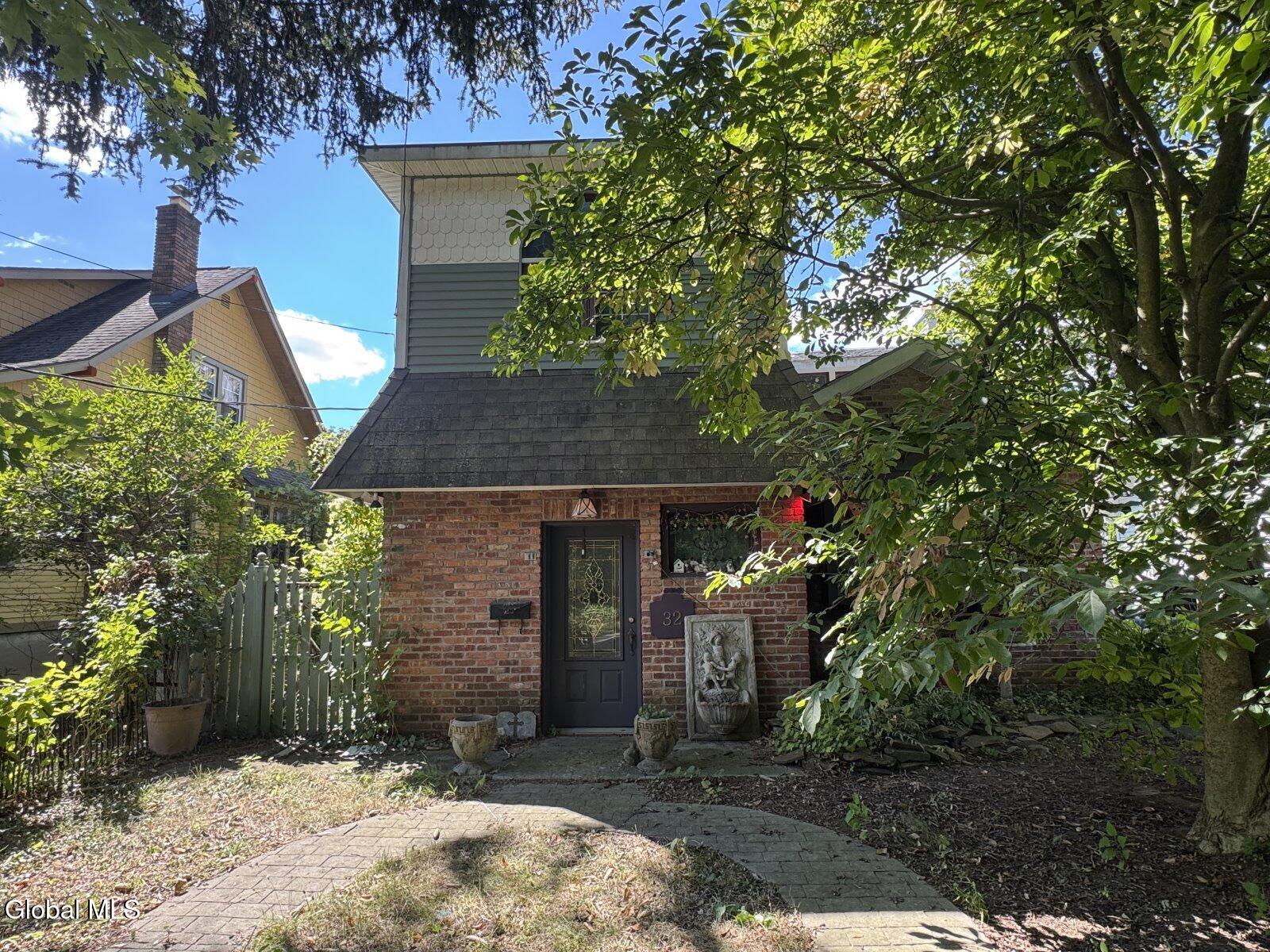 32 Ray Street Niskayuna NY 12309