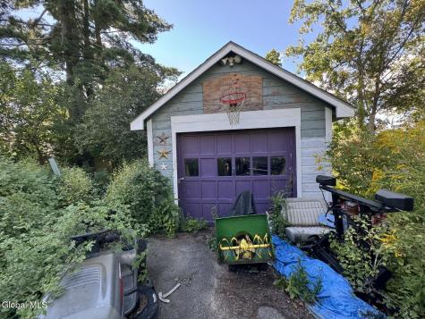 32 Ray Street Niskayuna NY 12309