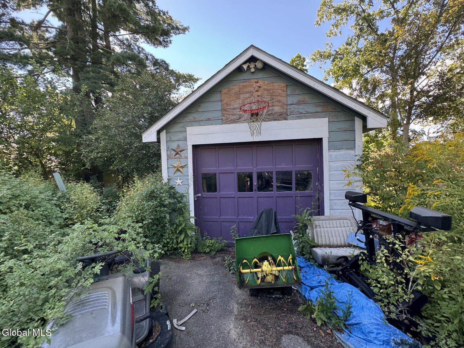 32 Ray Street Niskayuna NY 12309
