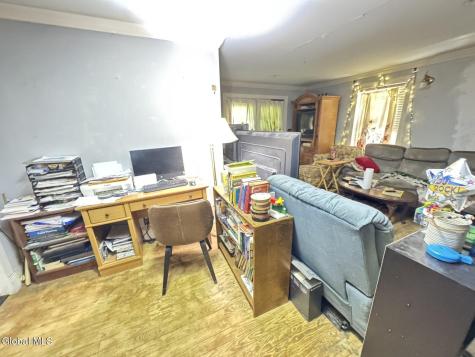 32 Ray Street Niskayuna NY 12309