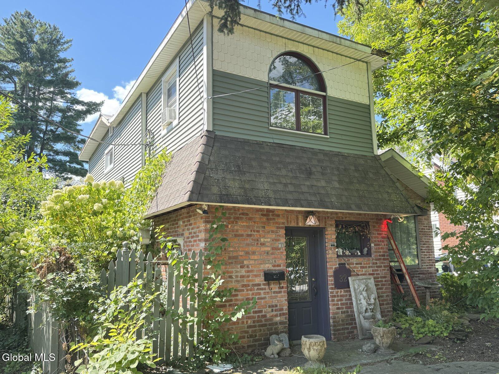 32 Ray Street Niskayuna NY 12309