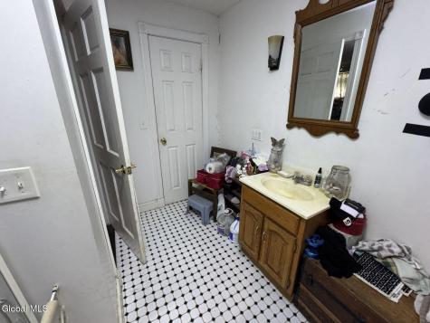 32 Ray Street Niskayuna NY 12309