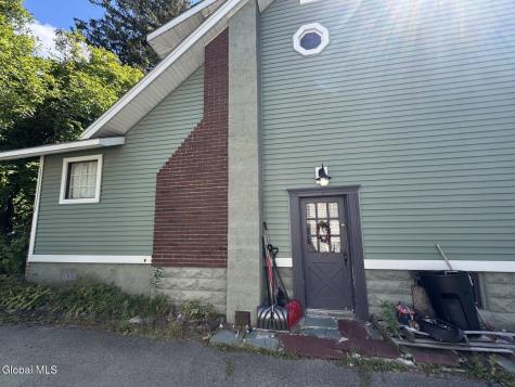 32 Ray Street Niskayuna NY 12309