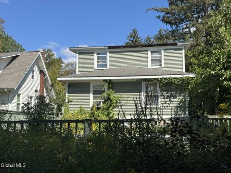 32 Ray Street Niskayuna NY 12309