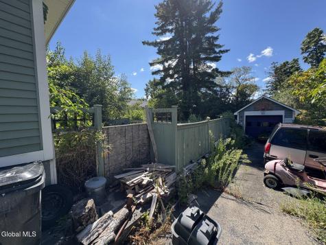 32 Ray Street Niskayuna NY 12309