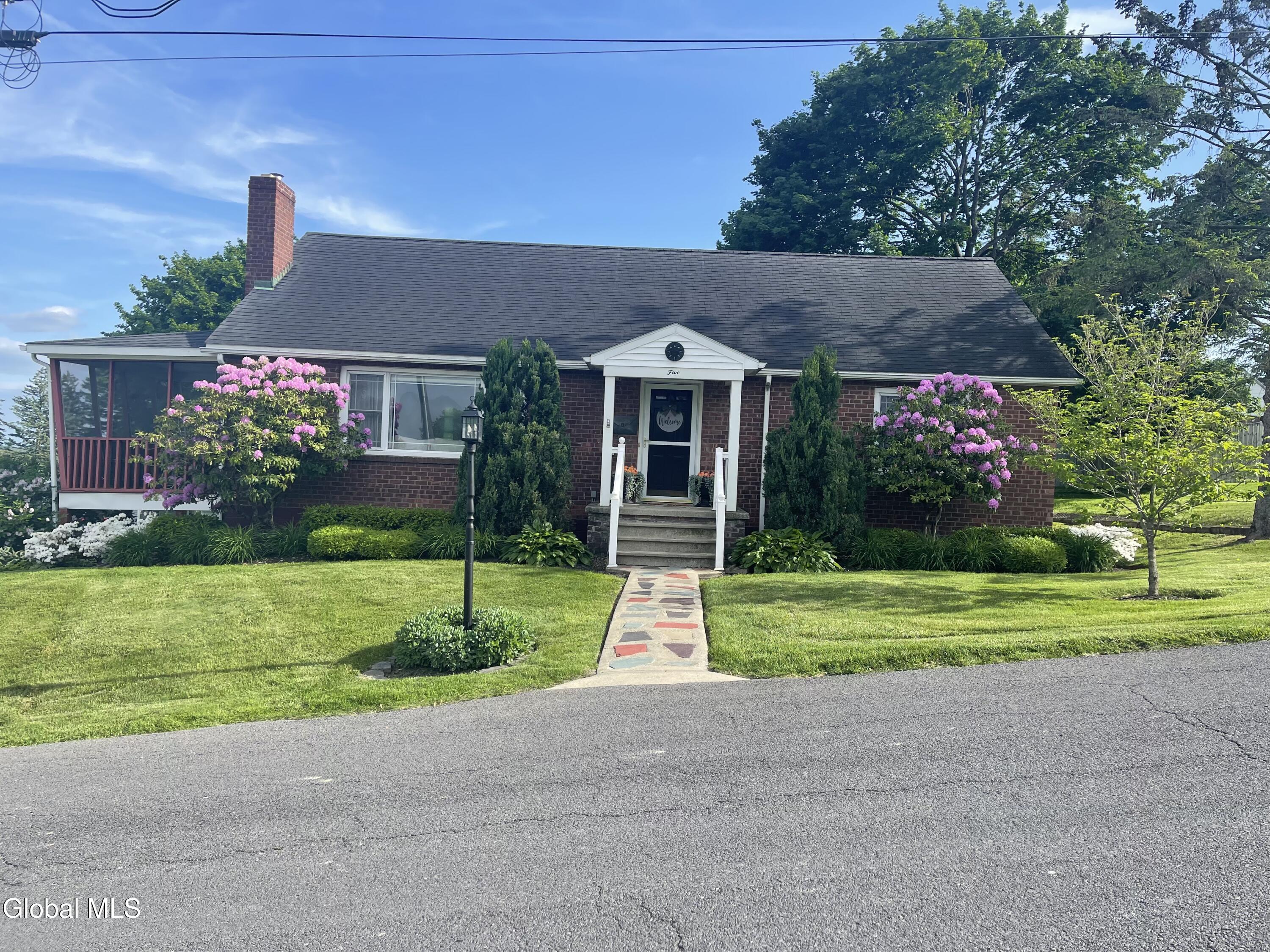 5 Summit Terrace Ravena NY 12143