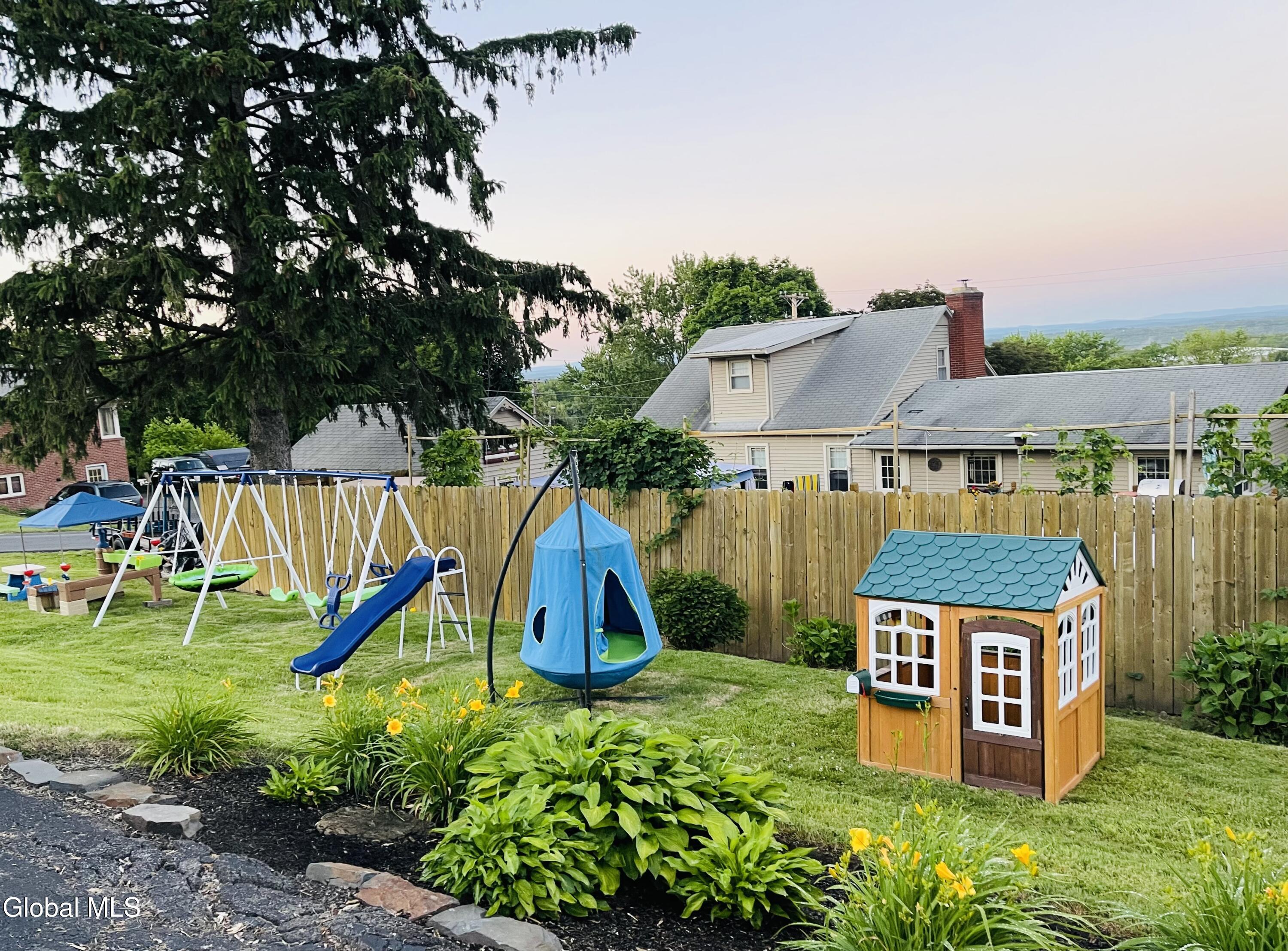 5 Summit Terrace Ravena NY 12143