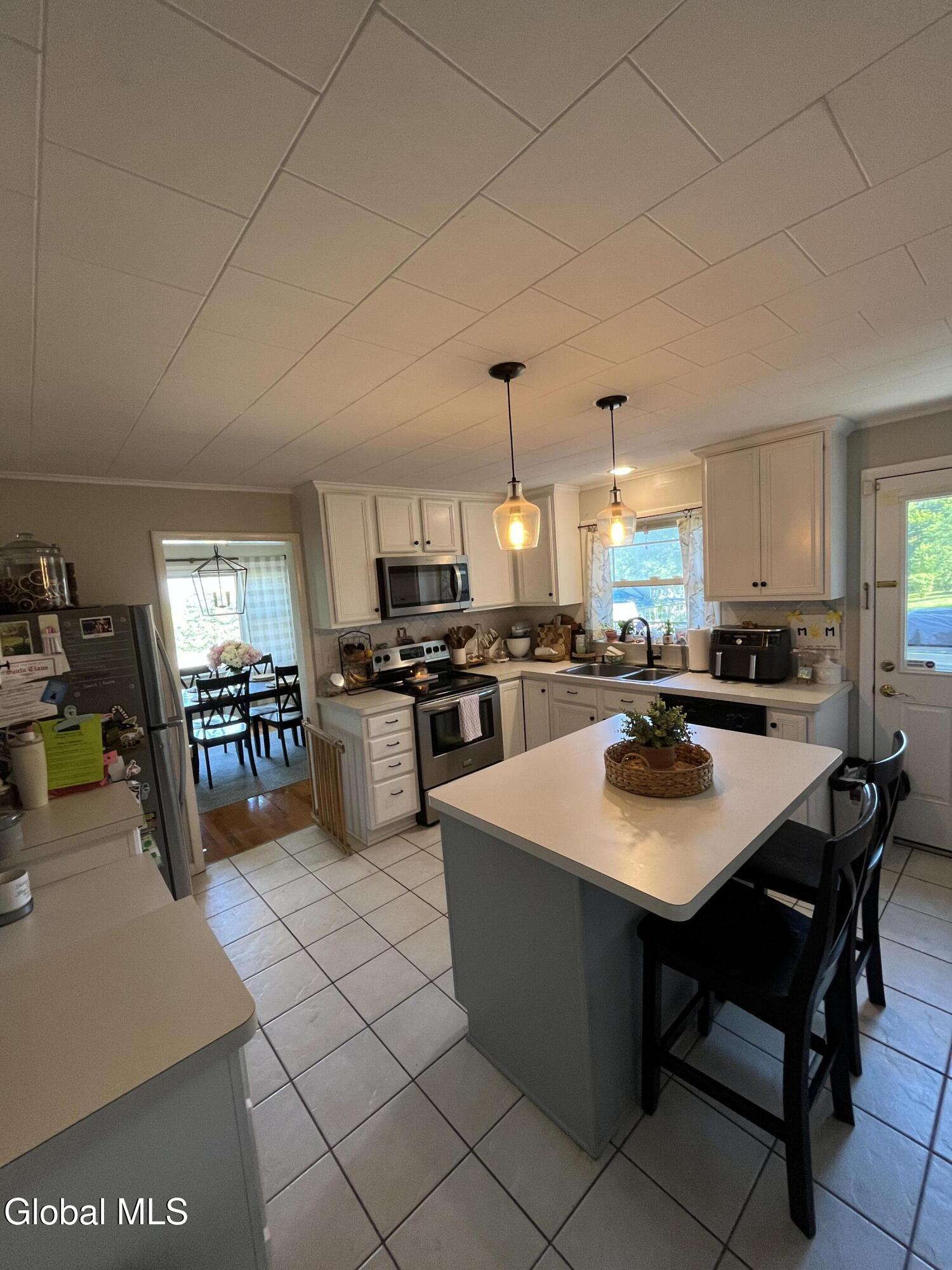 5 Summit Terrace Ravena NY 12143