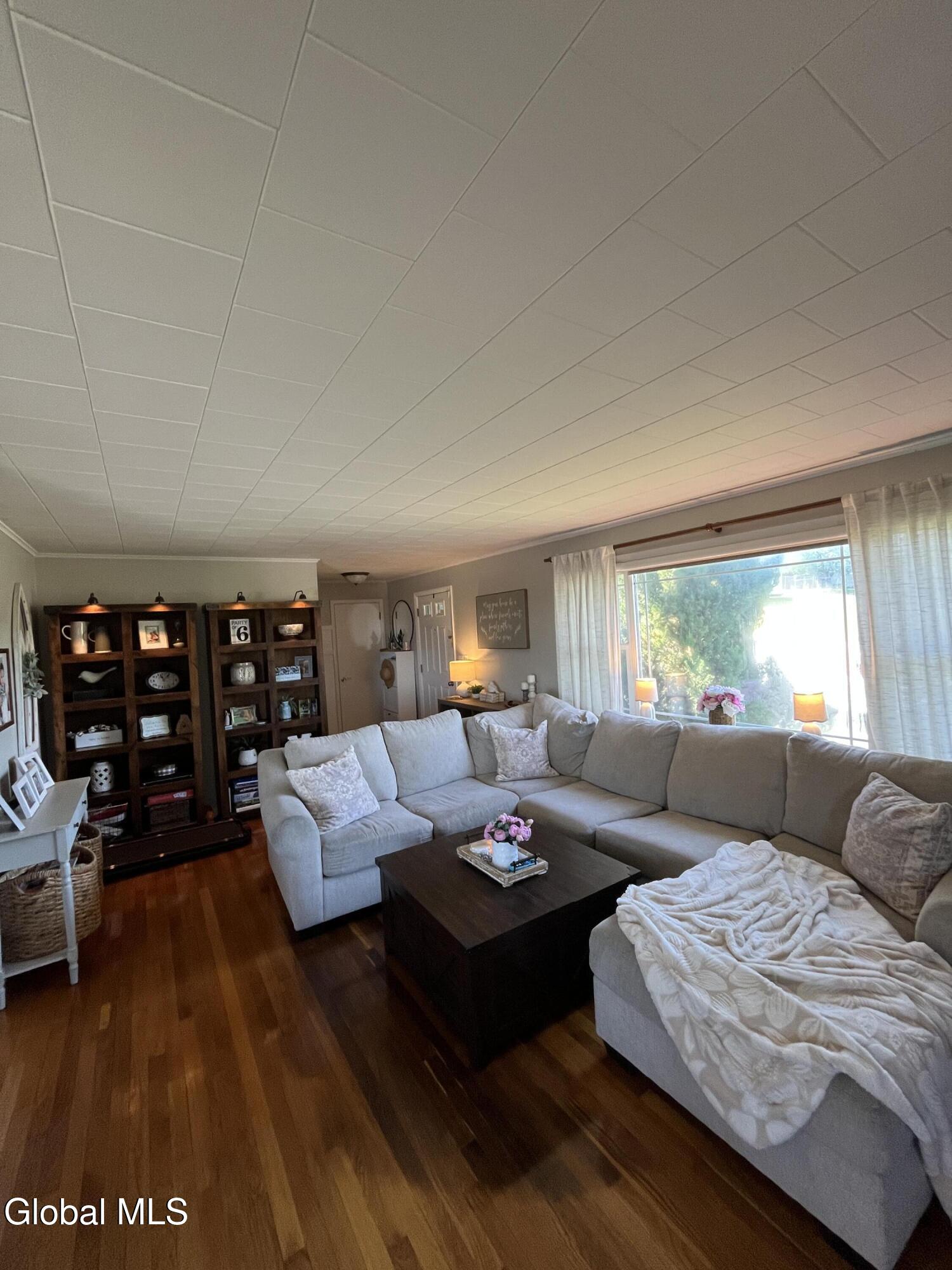 5 Summit Terrace Ravena NY 12143