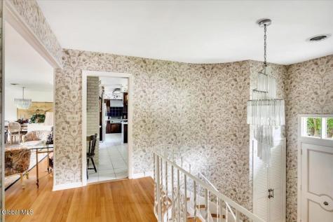 19 Momrow Court Menands NY 12204