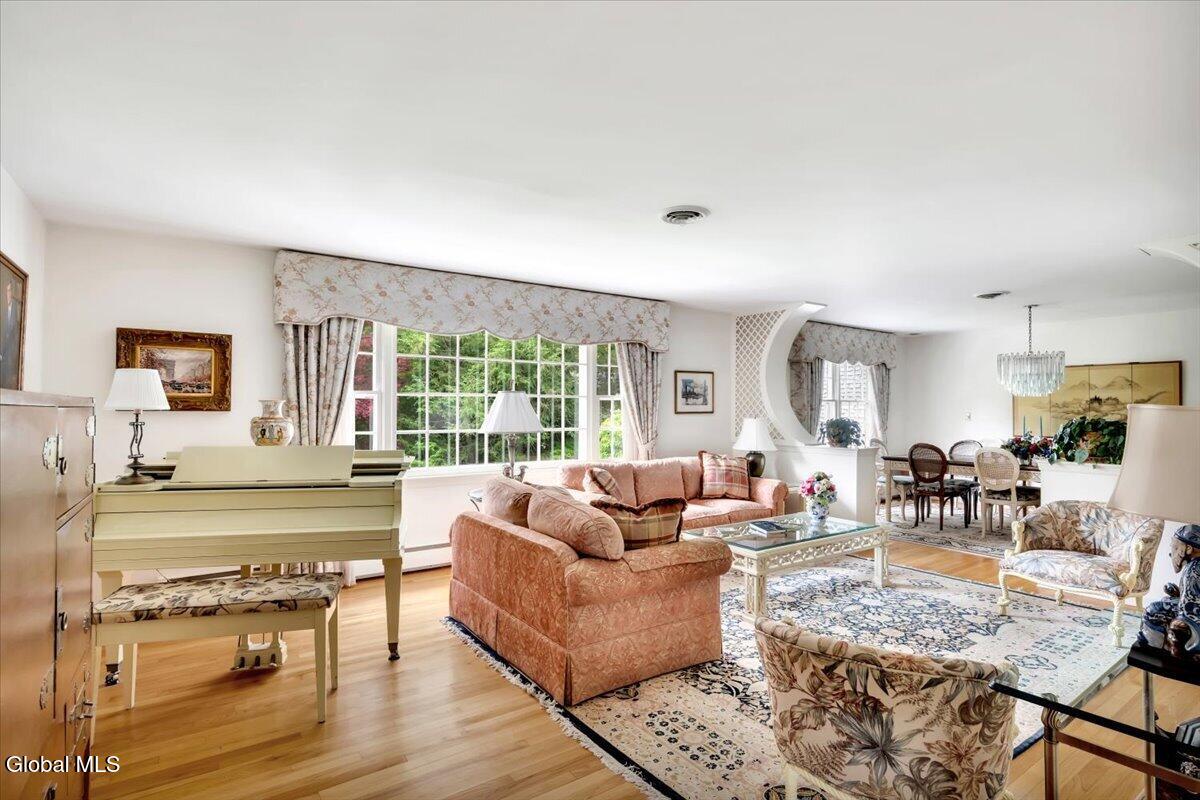 19 Momrow Court Menands NY 12204