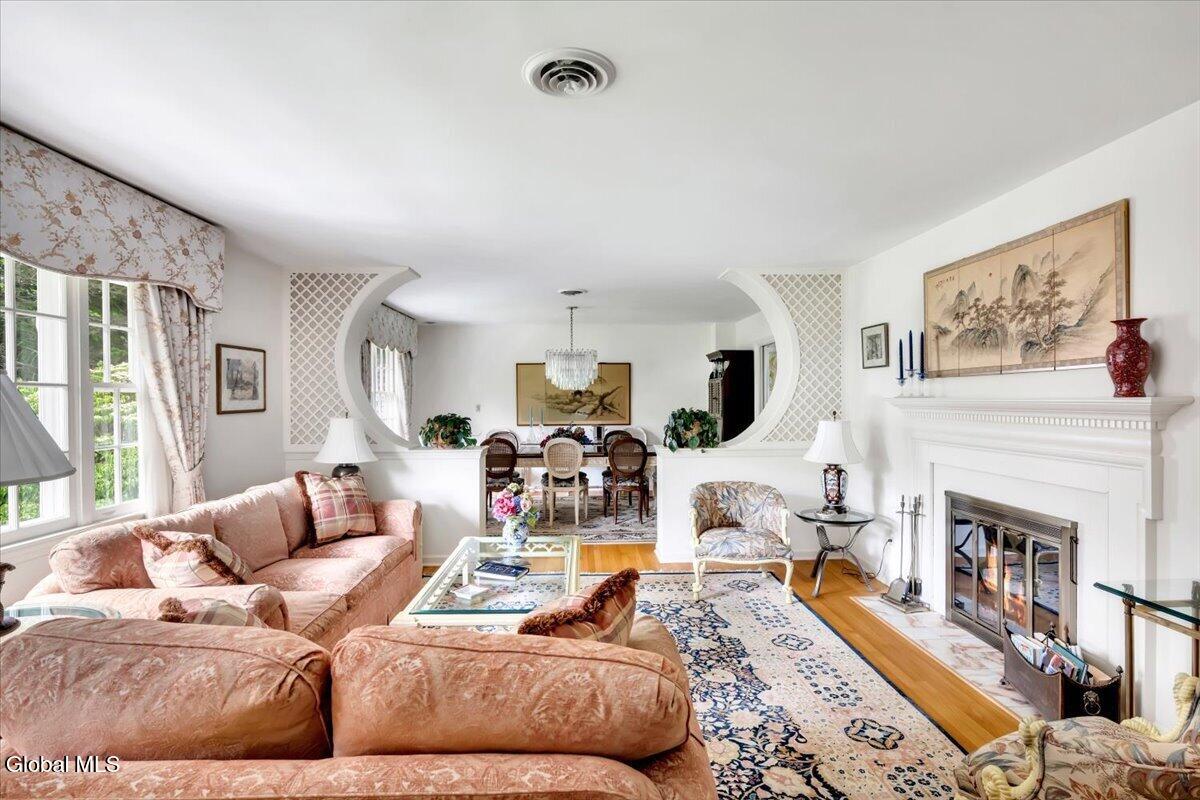 19 Momrow Court Menands NY 12204