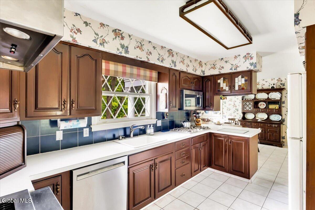 19 Momrow Court Menands NY 12204
