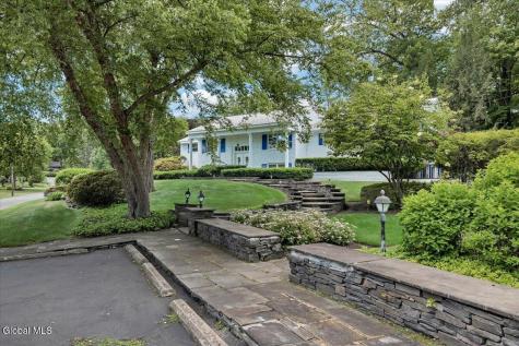 19 Momrow Court Menands NY 12204