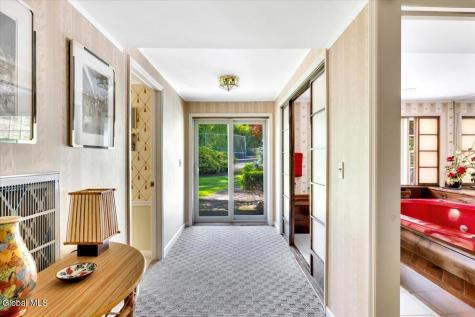 19 Momrow Court Menands NY 12204