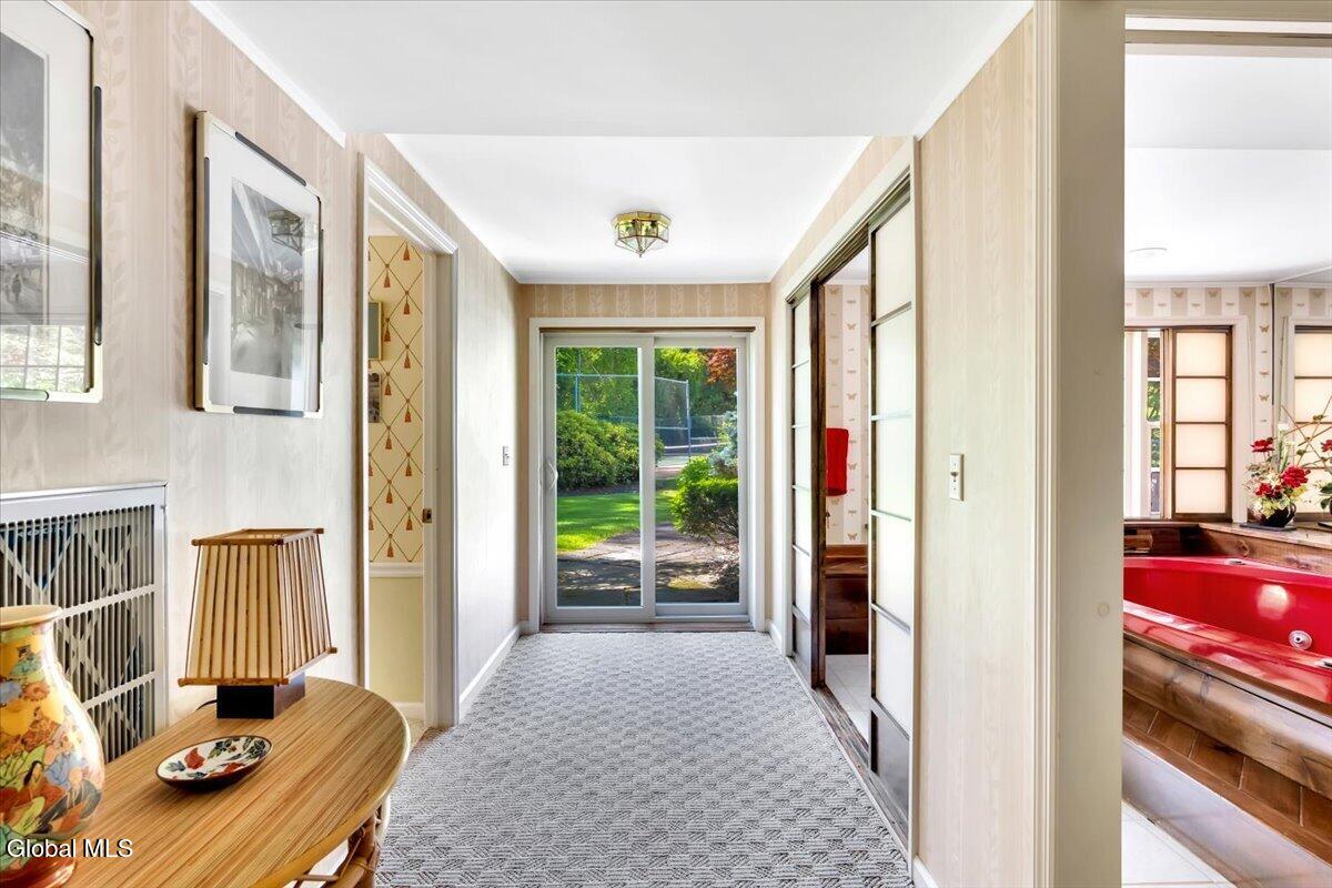 19 Momrow Court Menands NY 12204