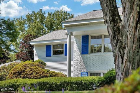 19 Momrow Court Menands NY 12204