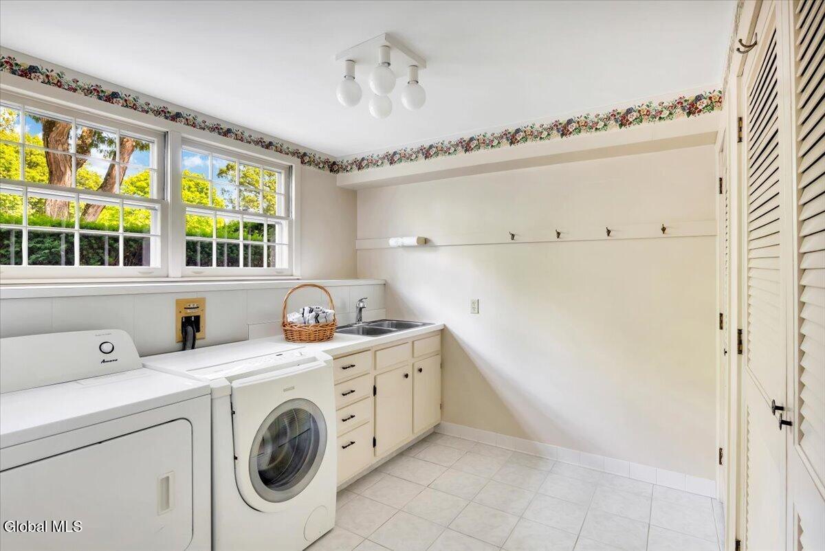 19 Momrow Court Menands NY 12204