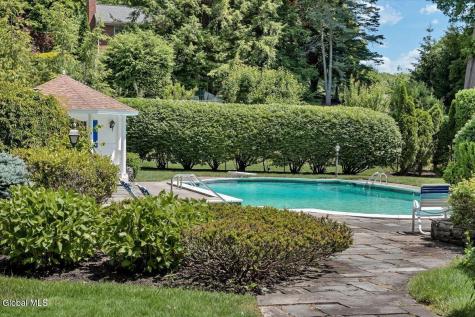 19 Momrow Court Menands NY 12204