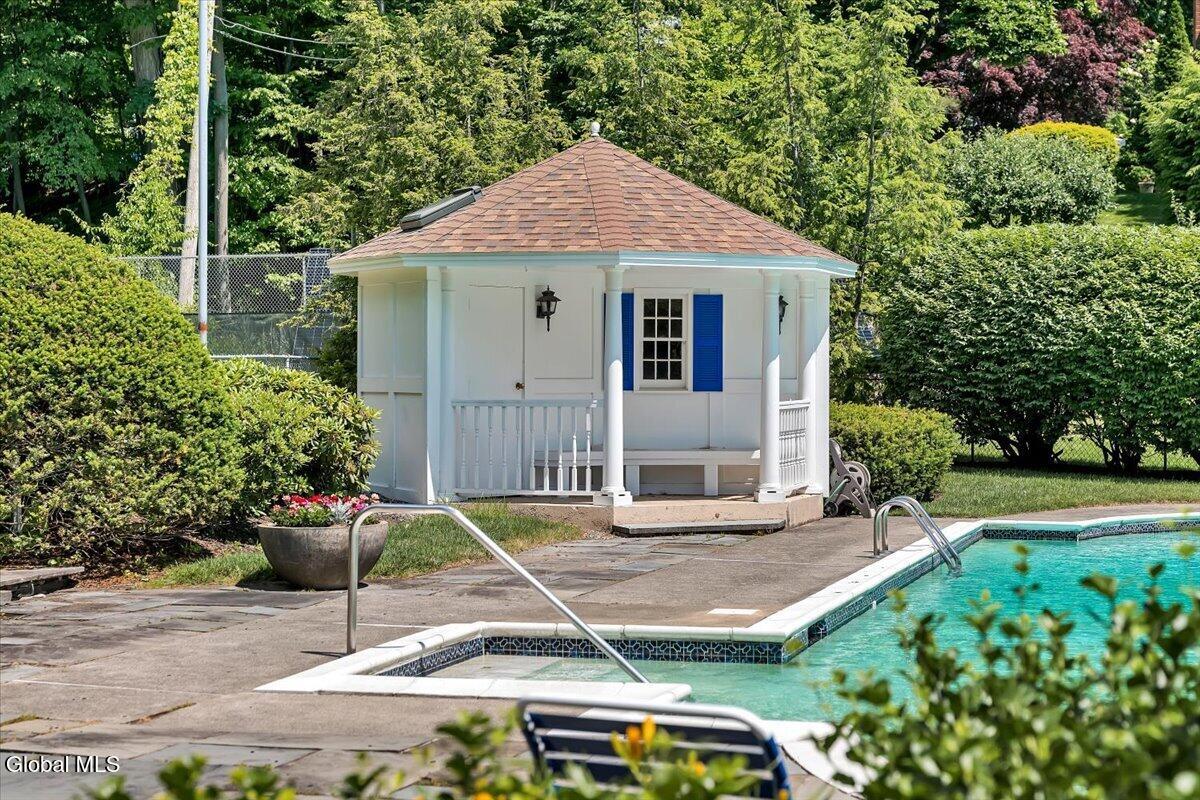 19 Momrow Court Menands NY 12204