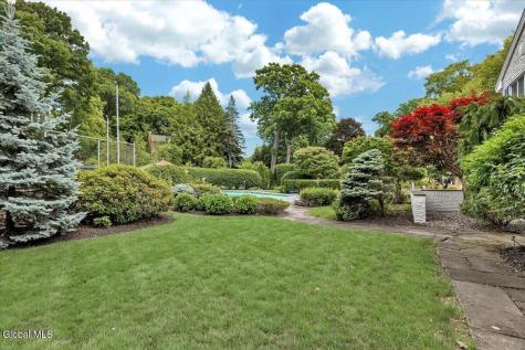 19 Momrow Court Menands NY 12204