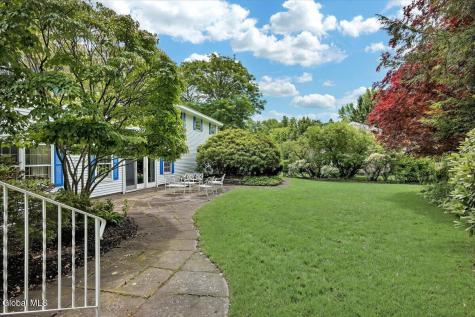 19 Momrow Court Menands NY 12204