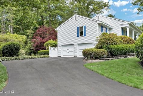 19 Momrow Court Menands NY 12204