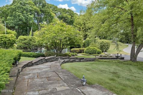 19 Momrow Court Menands NY 12204