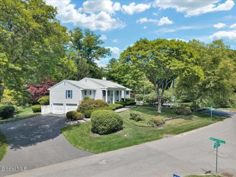 19 Momrow Court Menands NY 12204
